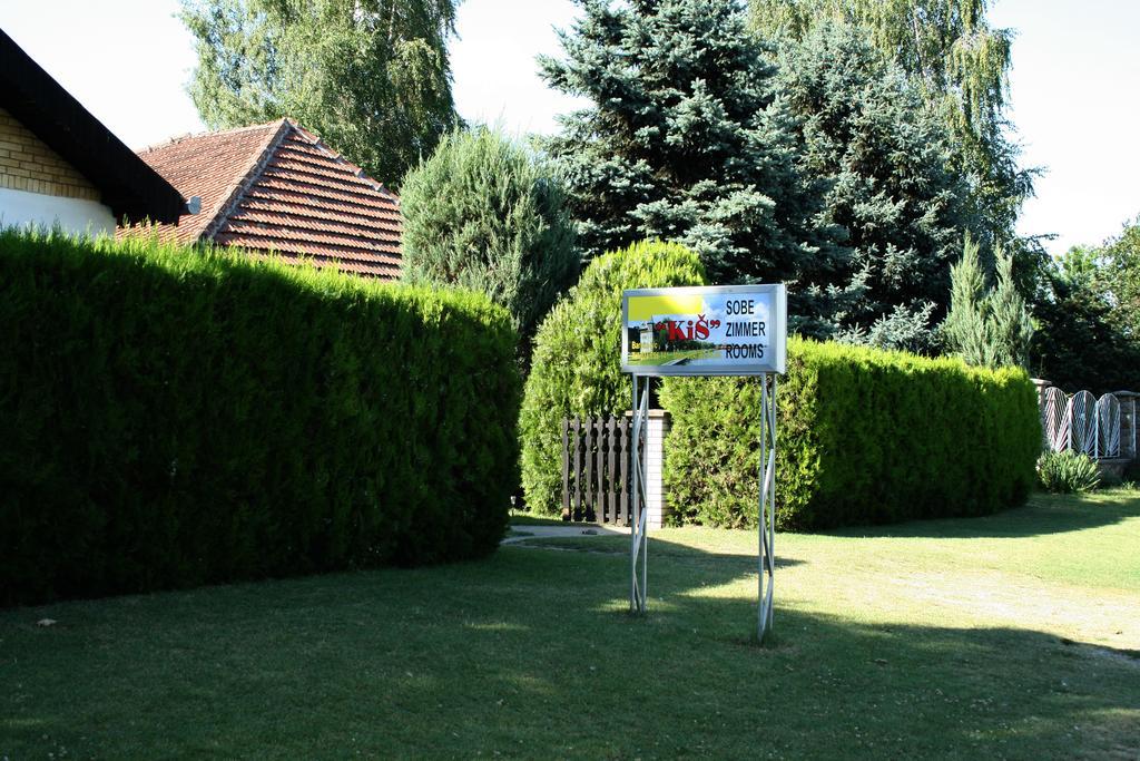 Sobe Rooms Szobák Zimmer KIS Palić Buitenkant foto