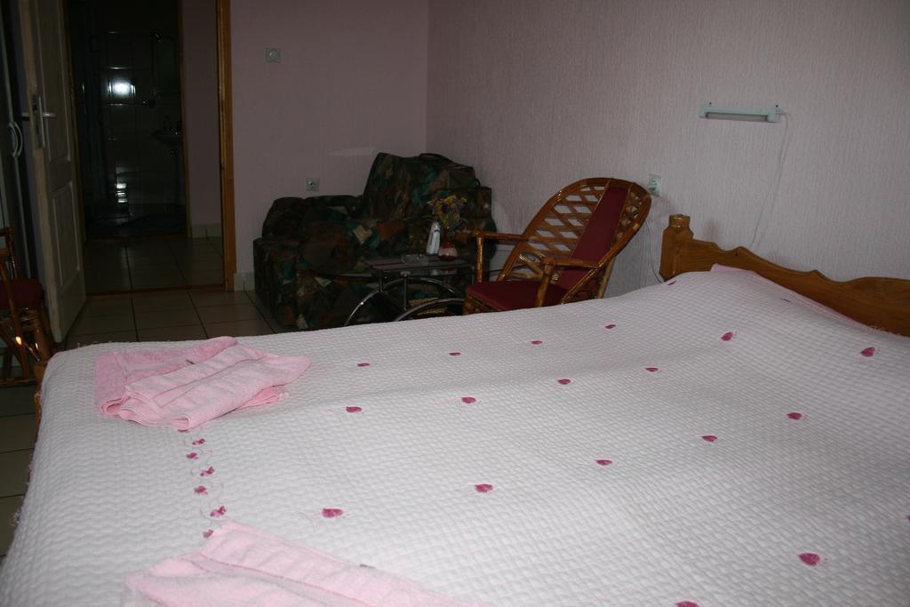 Sobe Rooms Szobák Zimmer KIS Palić Buitenkant foto