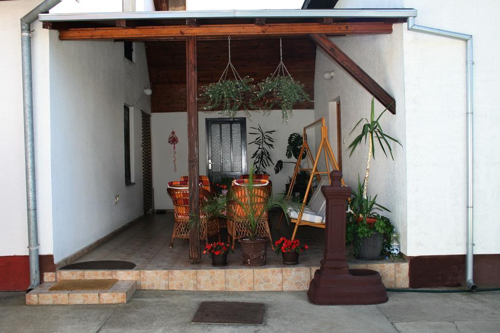 Sobe Rooms Szobák Zimmer KIS Palić Buitenkant foto