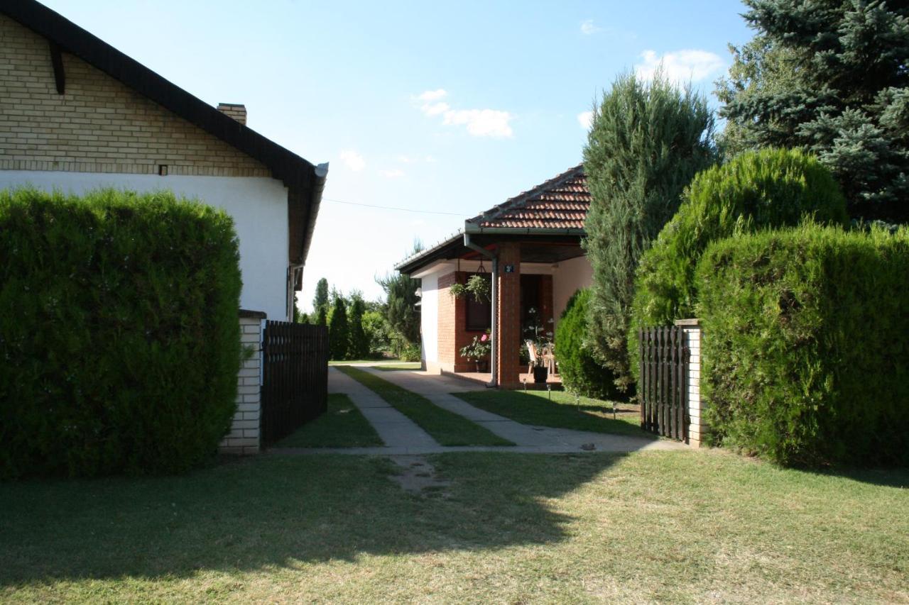 Sobe Rooms Szobák Zimmer KIS Palić Buitenkant foto