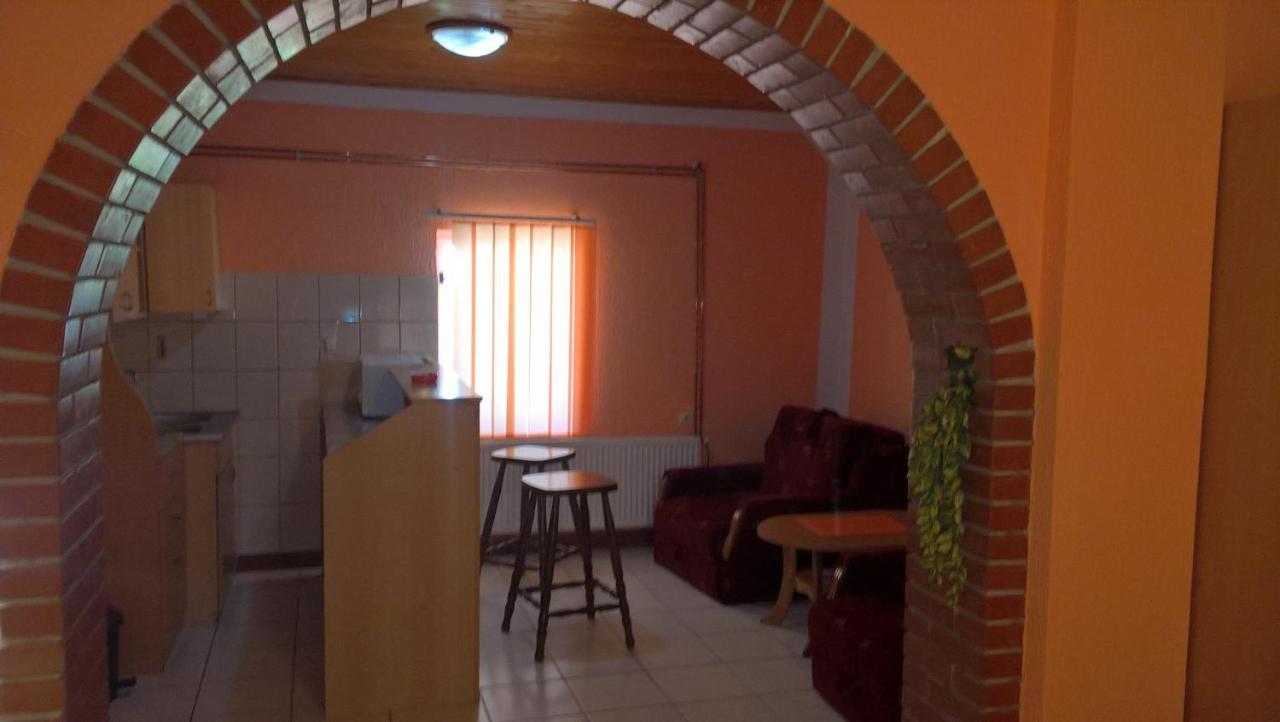 Sobe Rooms Szobák Zimmer KIS Palić Buitenkant foto
